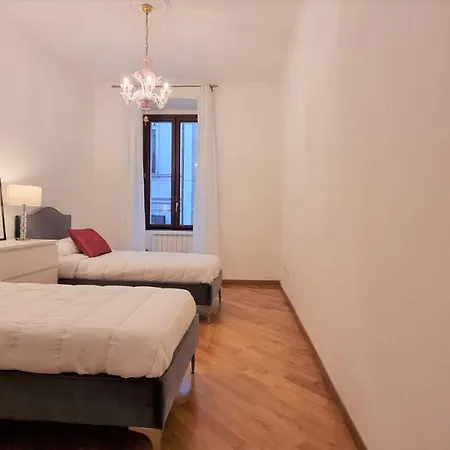 Palazzo Crispi - Boutique * Триест